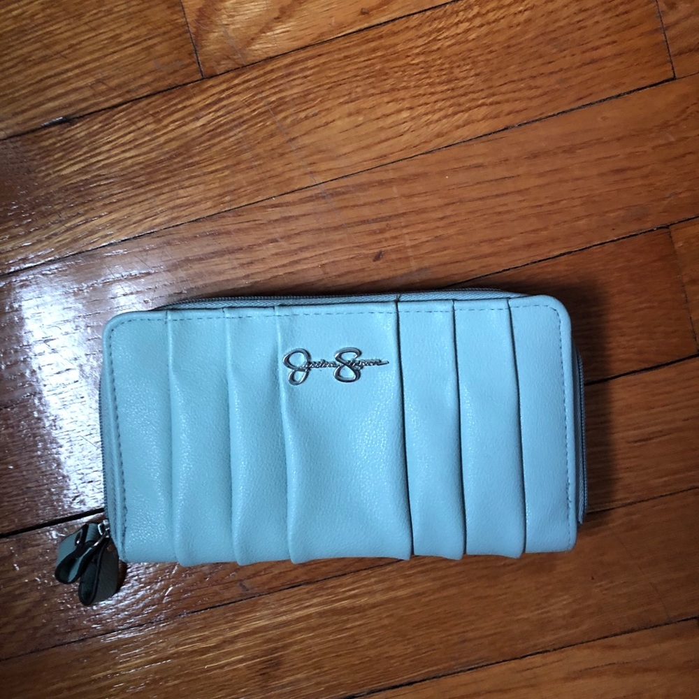 Jessica Simpson clutch